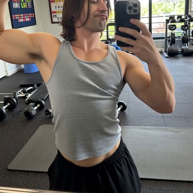 Flexing for you, fee