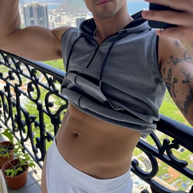 Flexing for my admir