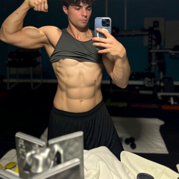 Flexing for my admir