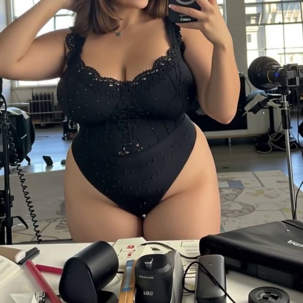 Caught mid-shoot, fe