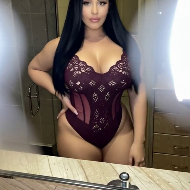 Bow down to this vie