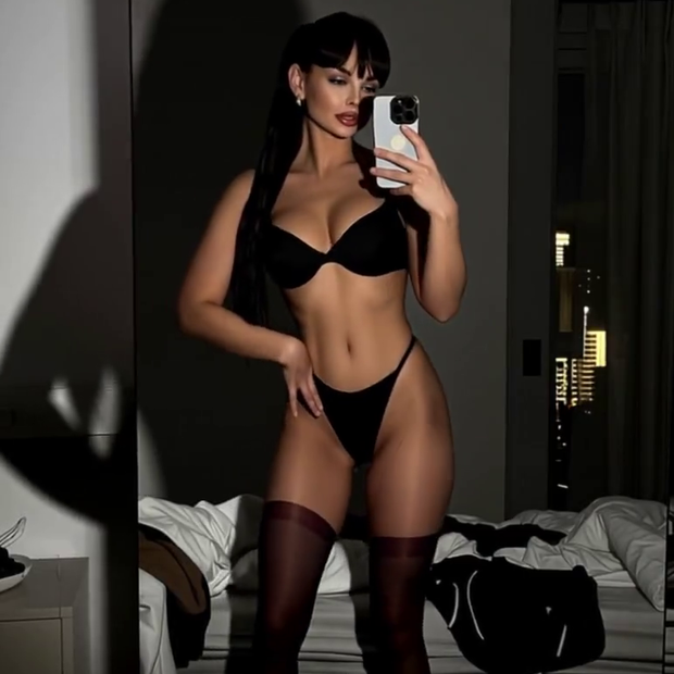 Bow down to this vie